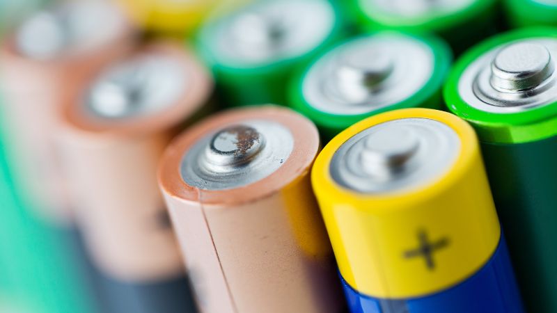 Amazon Basics Batteries vs. Duracell